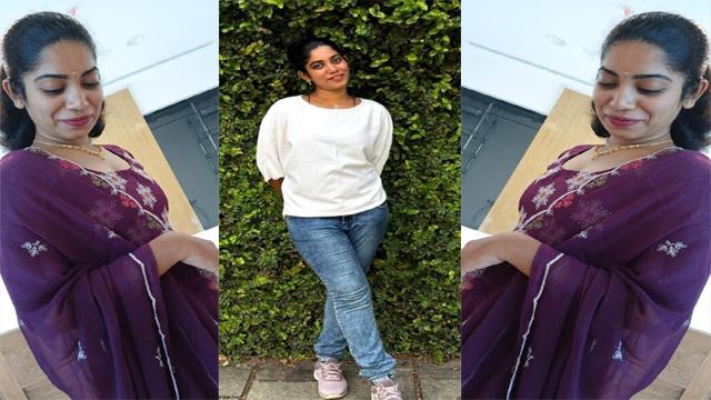 Horny Mallu Bhabhi Pressing Tits And Giving Blowjob